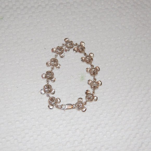 Silver Tone Collectable Mickey Mouse Bracelet 7" - Picture 2 of 15